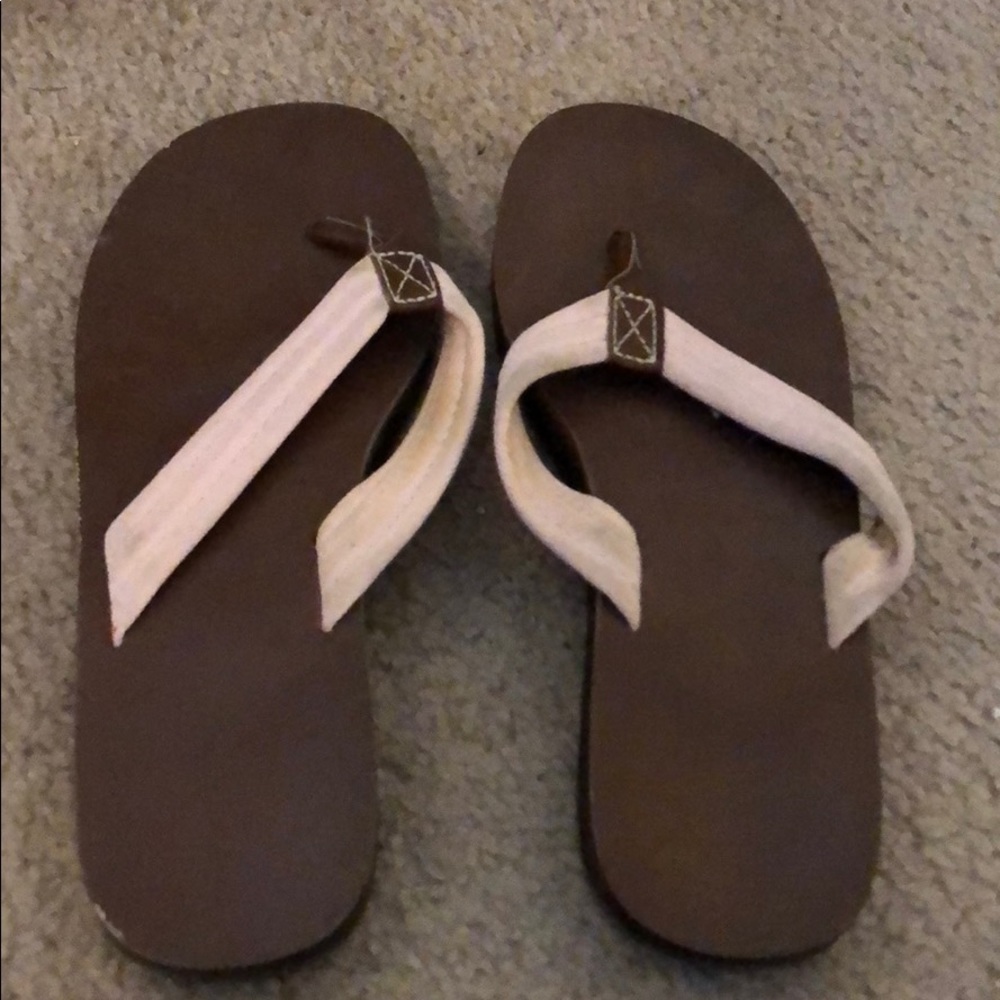 Gap flip flops